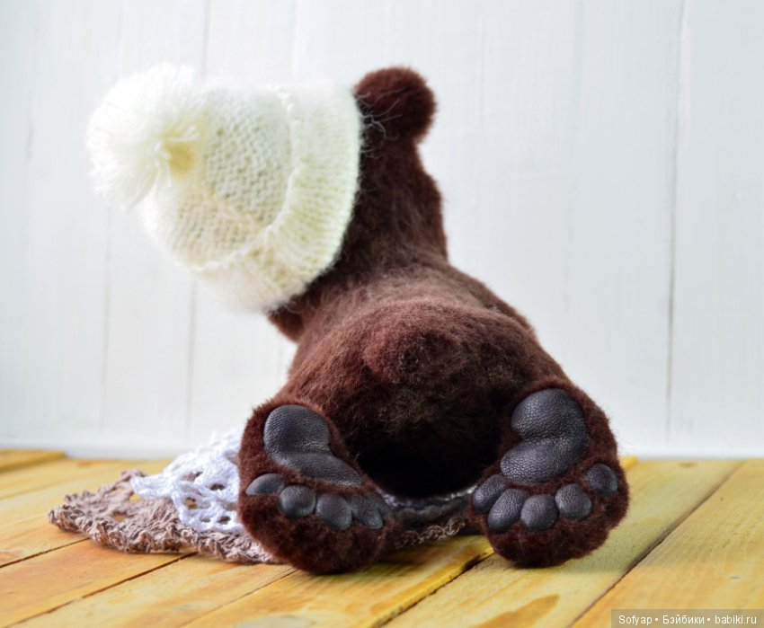 Медвежонок сплюшка. Игрушка сухим валянием