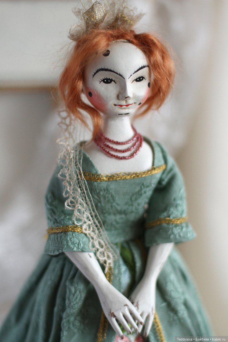 Две новые деревянные куклы Хиггса