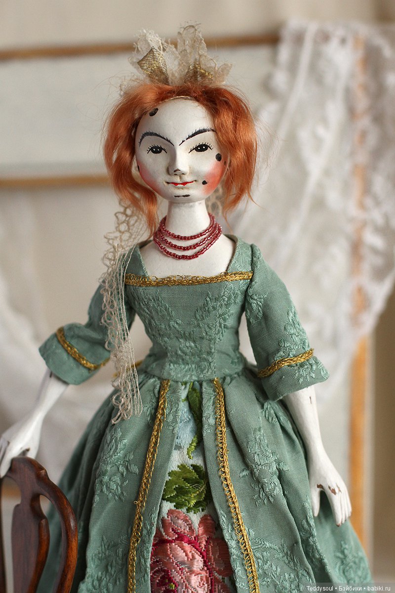 Две новые деревянные куклы Хиггса