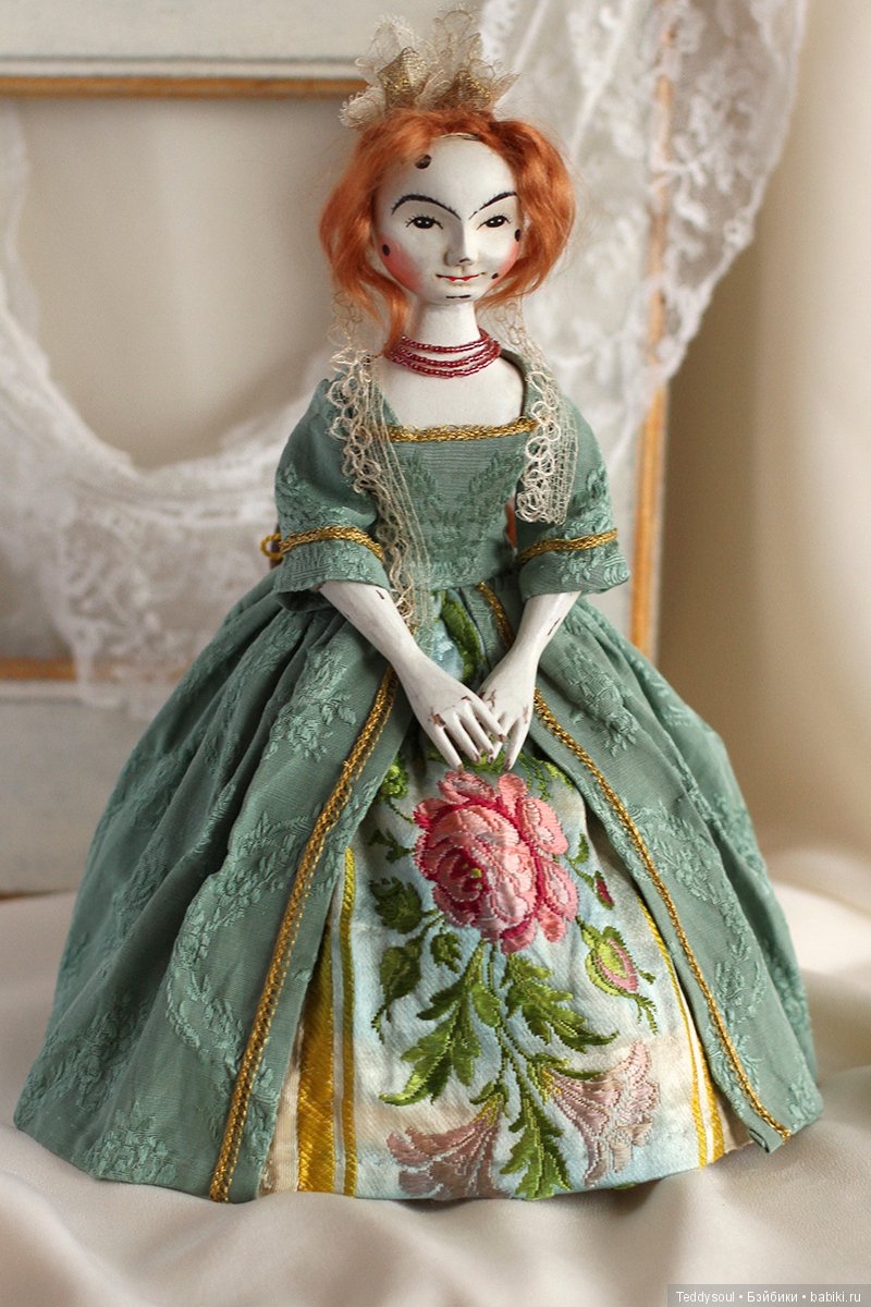 Две новые деревянные куклы Хиггса