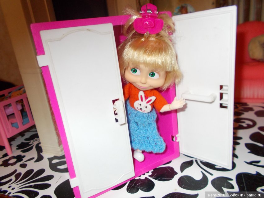 Выходной — Куклы Маша и Медведь (Simba): Маша в кармашке