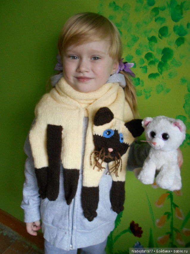 Связали зверошарфик-котик и шапочку, пока болели (фото 3)
