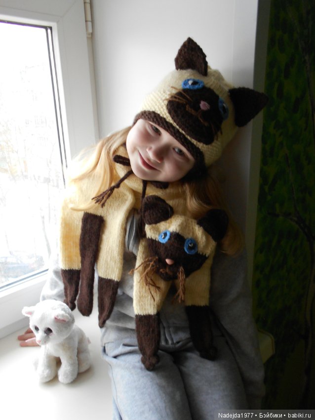 Связали зверошарфик-котик и шапочку, пока болели (фото 6)