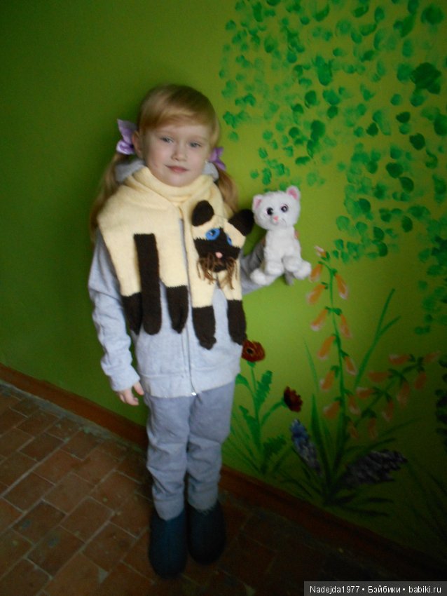 Связали зверошарфик-котик и шапочку, пока болели (фото 4)