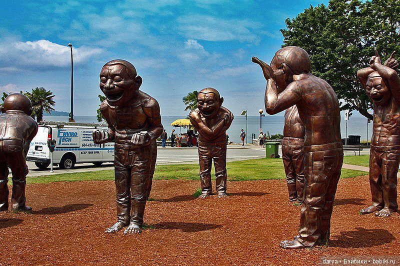 Лабиринт смеха, произведения скульптур