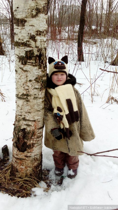 Связали зверошарфик-котик и шапочку, пока болели