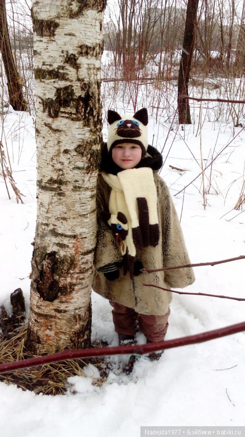 Связали зверошарфик-котик и шапочку, пока болели