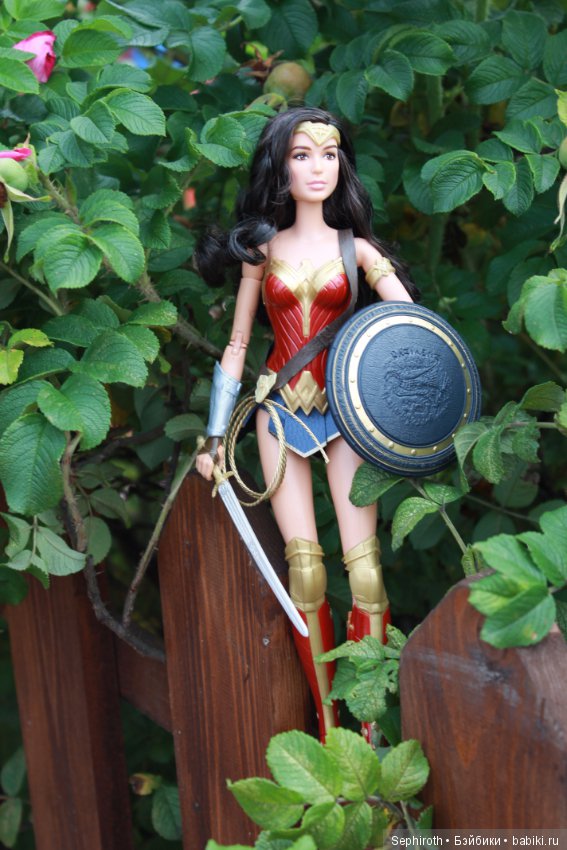 Давняя летняя прогулка с Чудо Женщиной