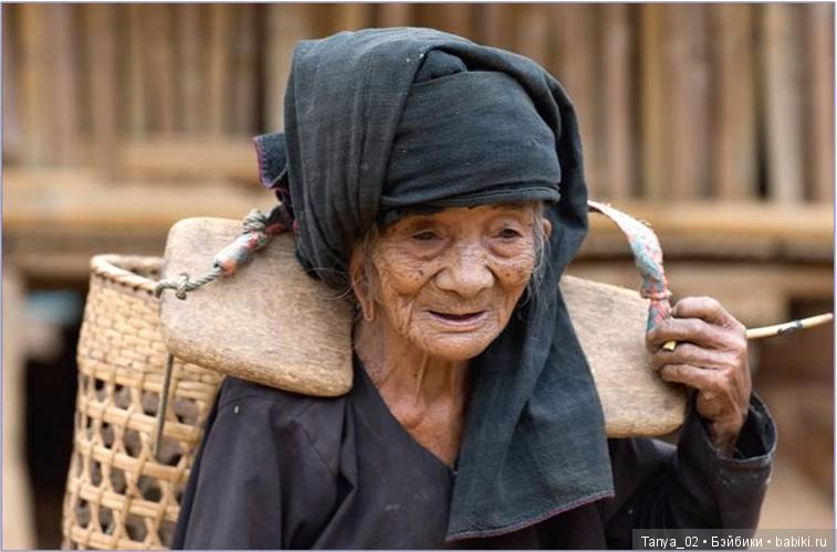 С наступающим днём женщин