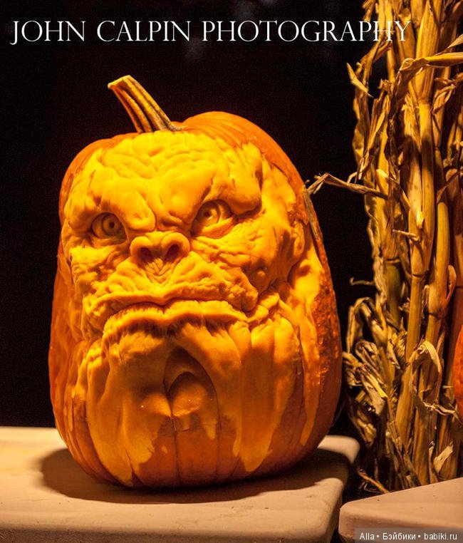 Самые жуткие лица, вырезанные художником на тыкве