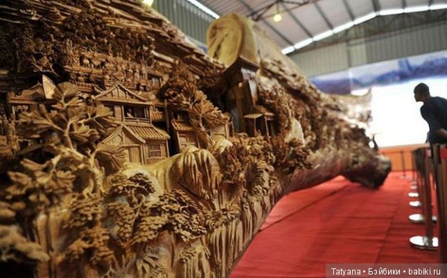 Гигантская резная скульптура из дерева (фото 5)