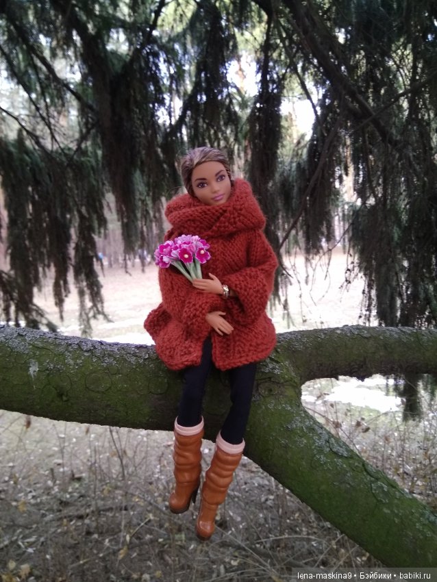 Элина на прогулке на ВВЦ и в Ботаническом саду:)