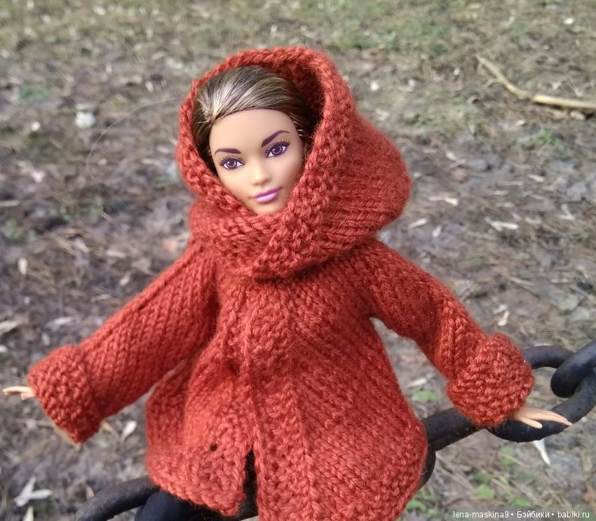 Элина на прогулке на ВВЦ и в Ботаническом саду:)