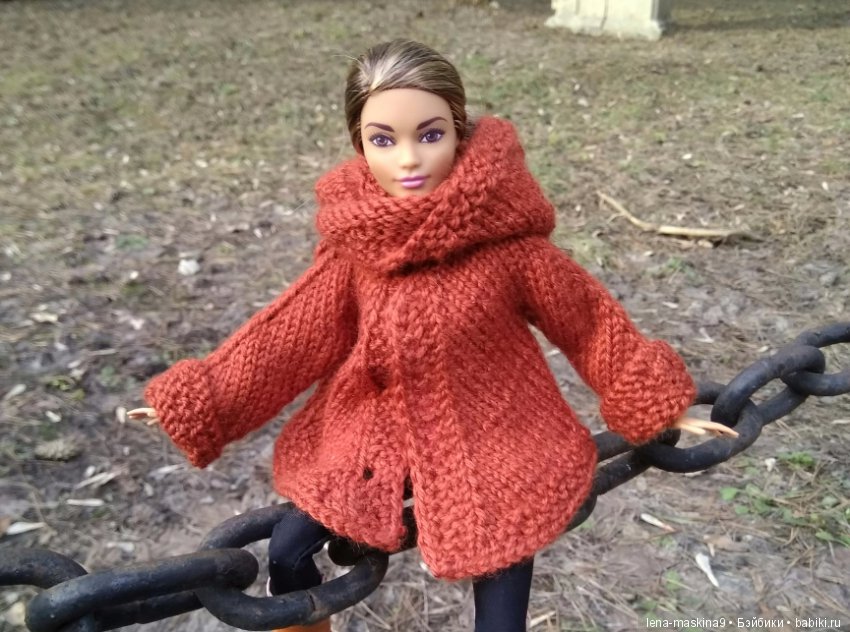 Элина на прогулке на ВВЦ и в Ботаническом саду:)