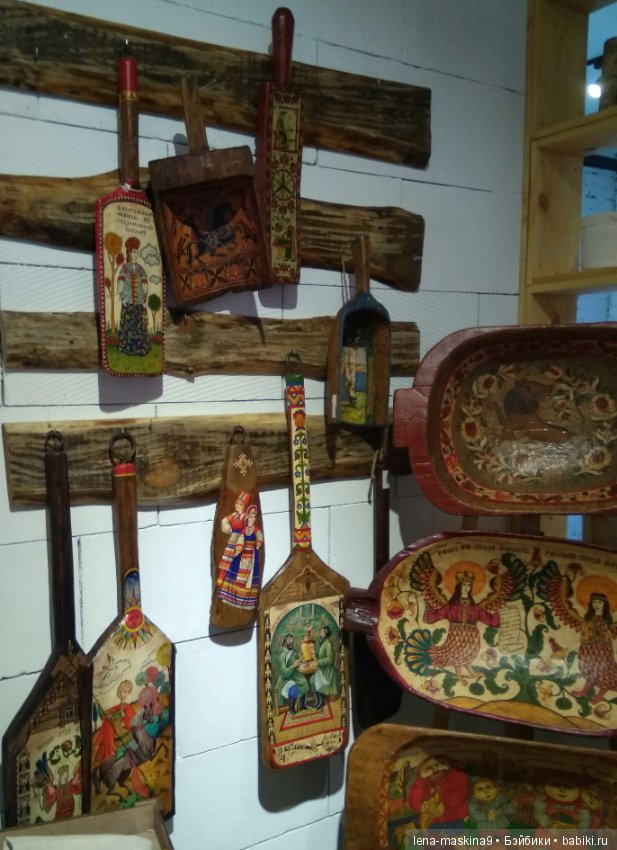 Элина на прогулке на ВВЦ и в Ботаническом саду:)