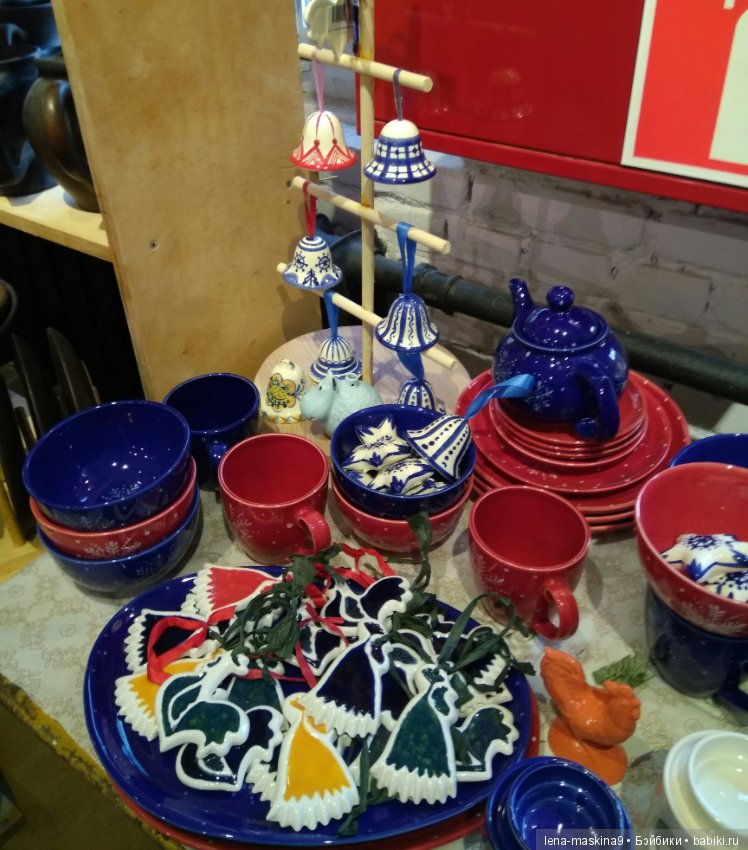 Элина на прогулке на ВВЦ и в Ботаническом саду:)