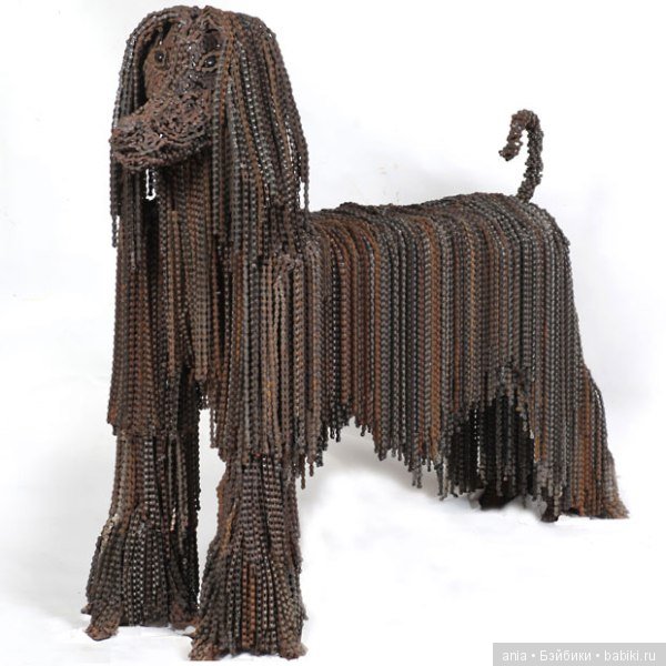 Скульптуры собак из велосипедных цепей