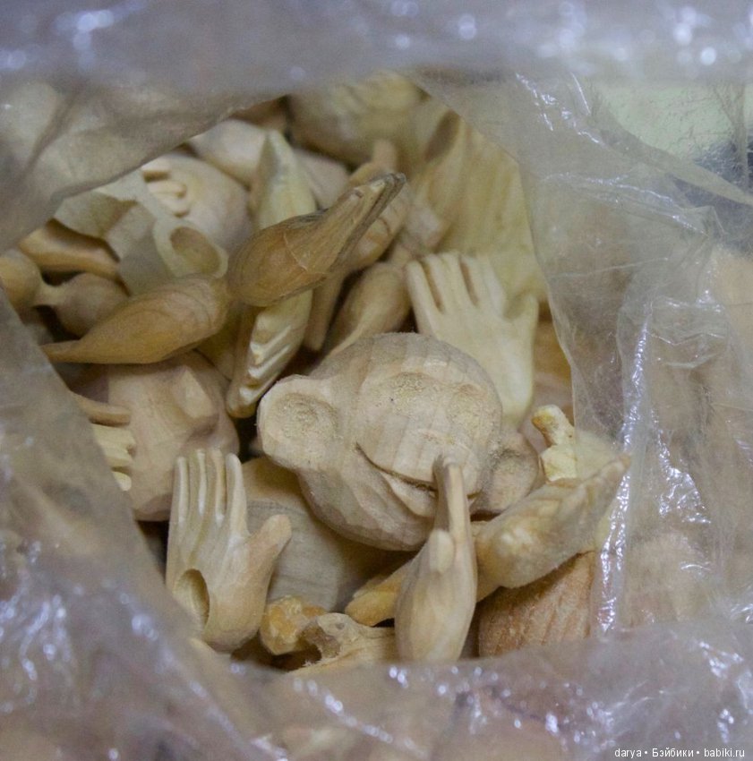 Станислав Дерябин и его мультяшные фигурки, куклы из дерева (фото 8)