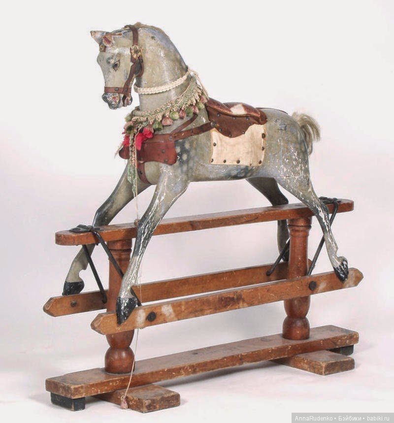 Wooden horse. Старинные лошадки качалки 19 века. Лошадка качалка 19 век. Лошадка качалка антикварная. Старинная деревянная лошадка.