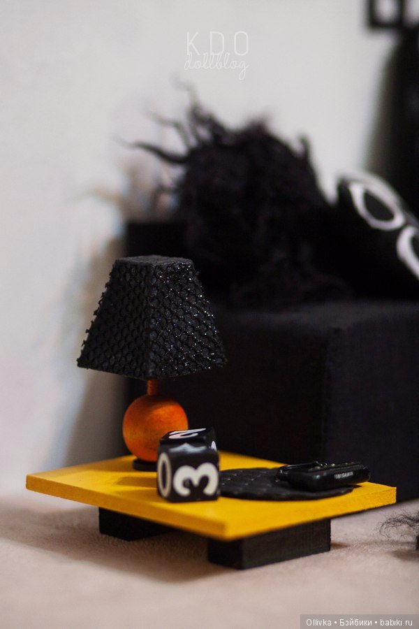 Январь 2016. Комплект для кукольной мебели в оранжево-черно-желтых тонах (фото 6)