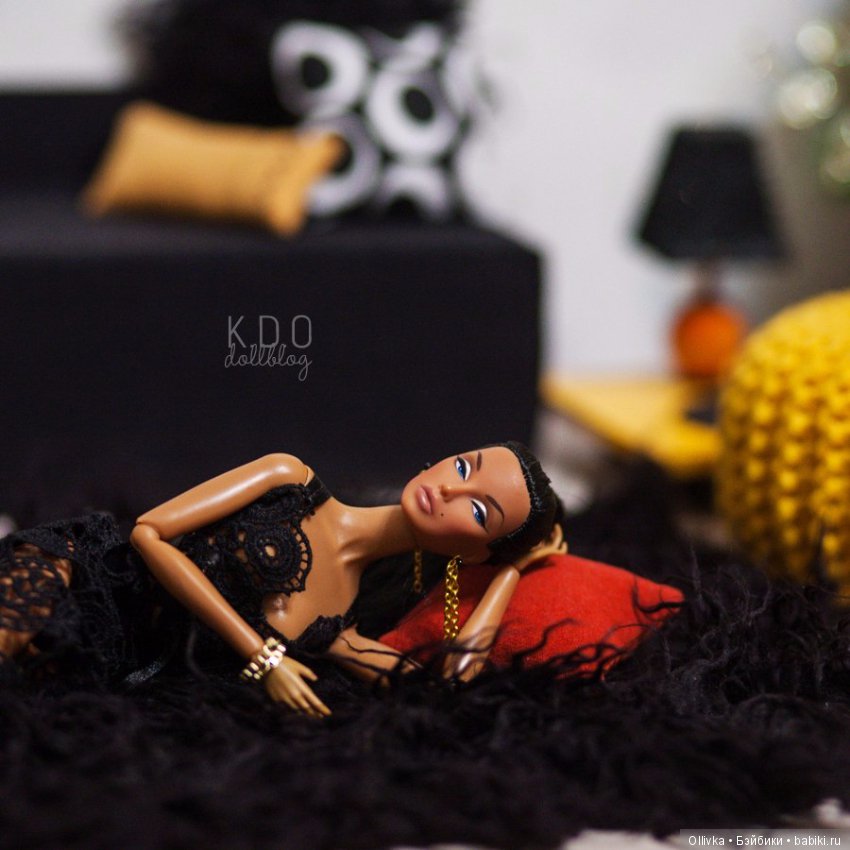 Январь 2016. Комплект для кукольной мебели в оранжево-черно-желтых тонах