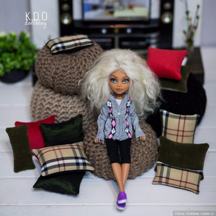 Пуфы-кактусы. Кукольная мебель своими руками