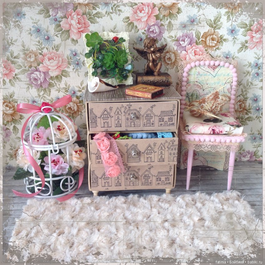 Уголок в романтическом стиле для отдыха и рукоделия. 1:6 (фото 2)