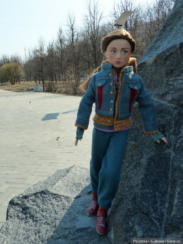 Кира (Athena Tomorrowland Диснейстор) и граффити