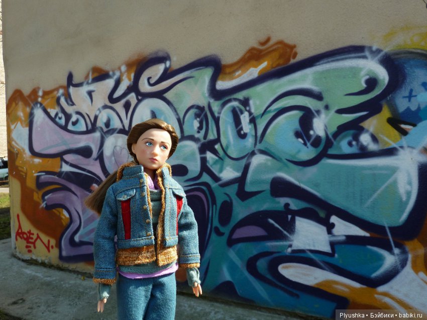 Кира (Athena Tomorrowland Диснейстор) и граффити (фото 3)