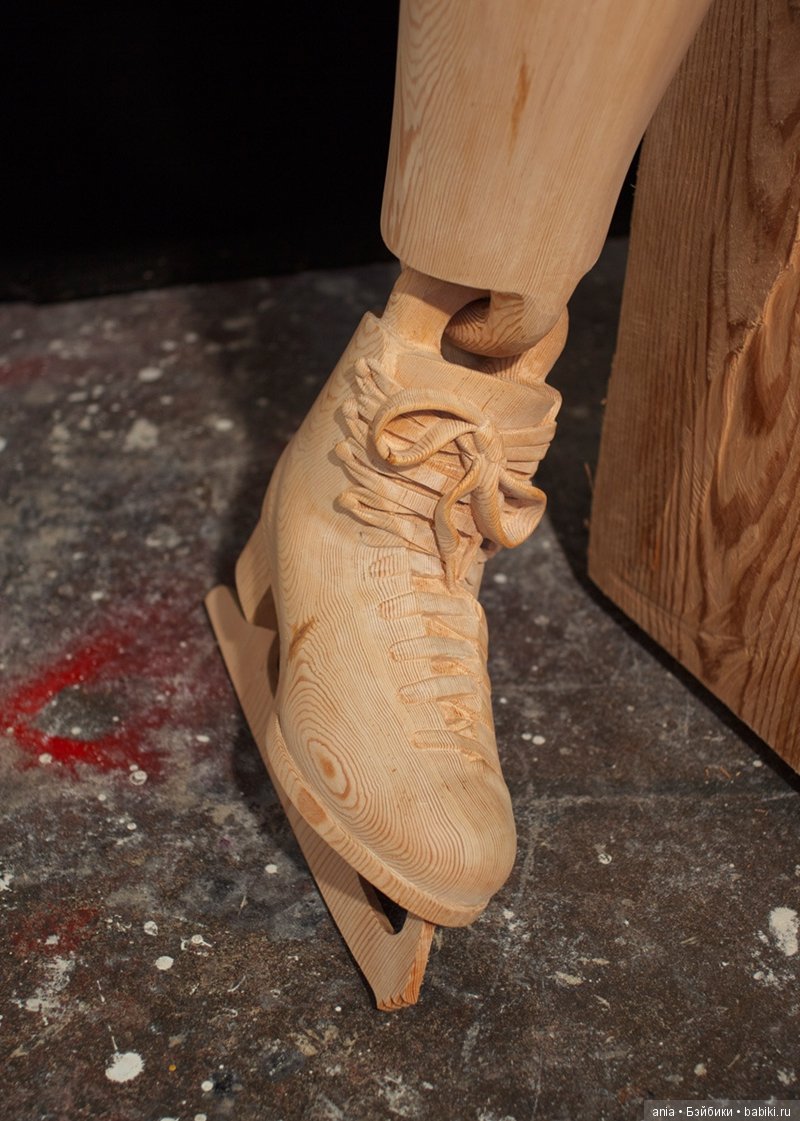 Скульптуры из дерева Дэна Уэбба, Dan Webb