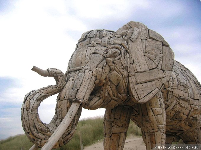 Скульптуры слонов из дерева (фото 3)