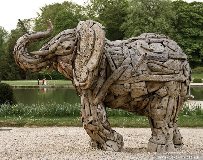 Скульптуры слонов из дерева (фото 4)