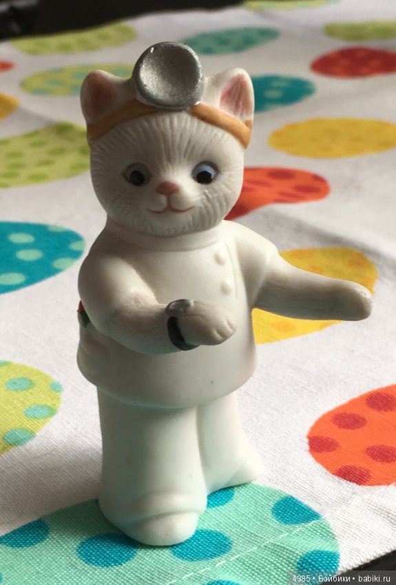 Живут у меня котики, фарфоровые статуэтки