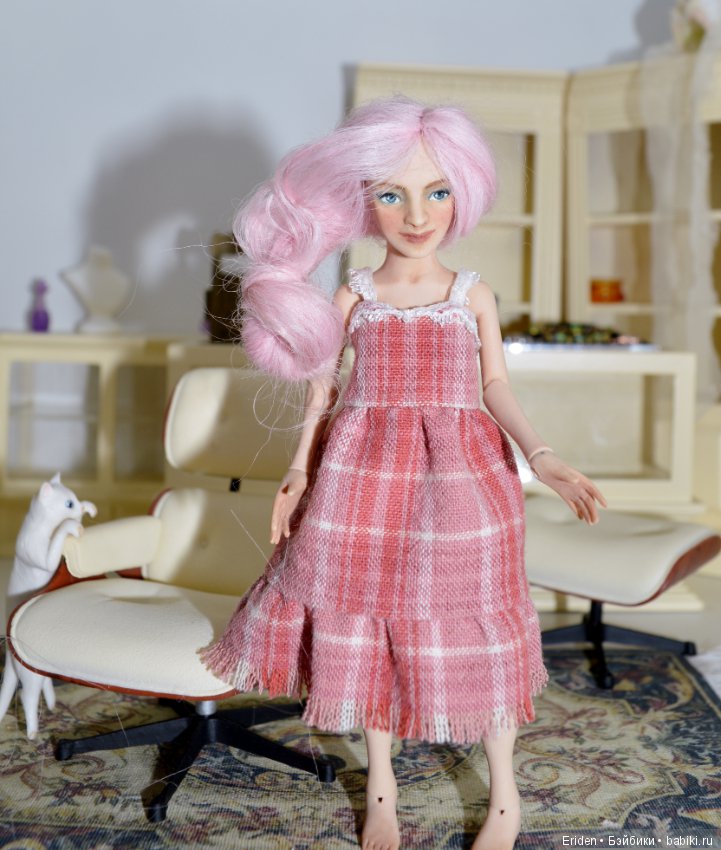 Розовой парик для миниатюрной куколки (фото 2)