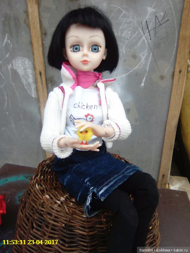 Изабелла и Криша выгуливают питомцев (фото 3)