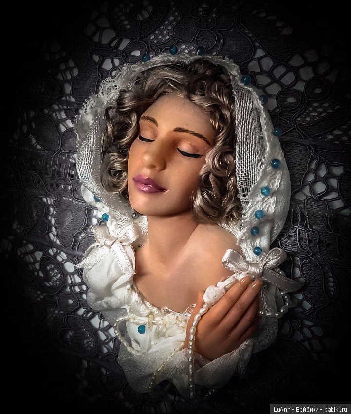 Кукольные скульптурные брошки