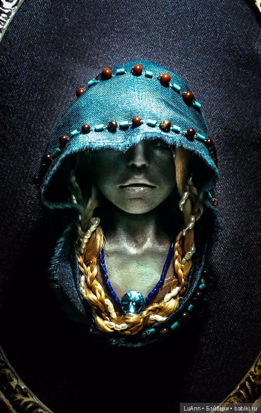 Кукольные скульптурные брошки