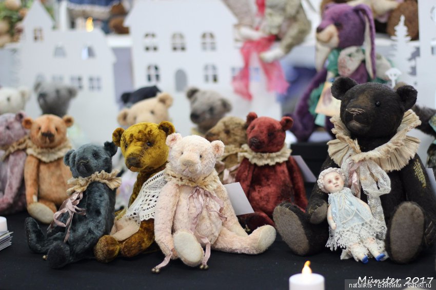 Вторая часть . Мишки и другие" плюшики" Teddy Bär Total 2017