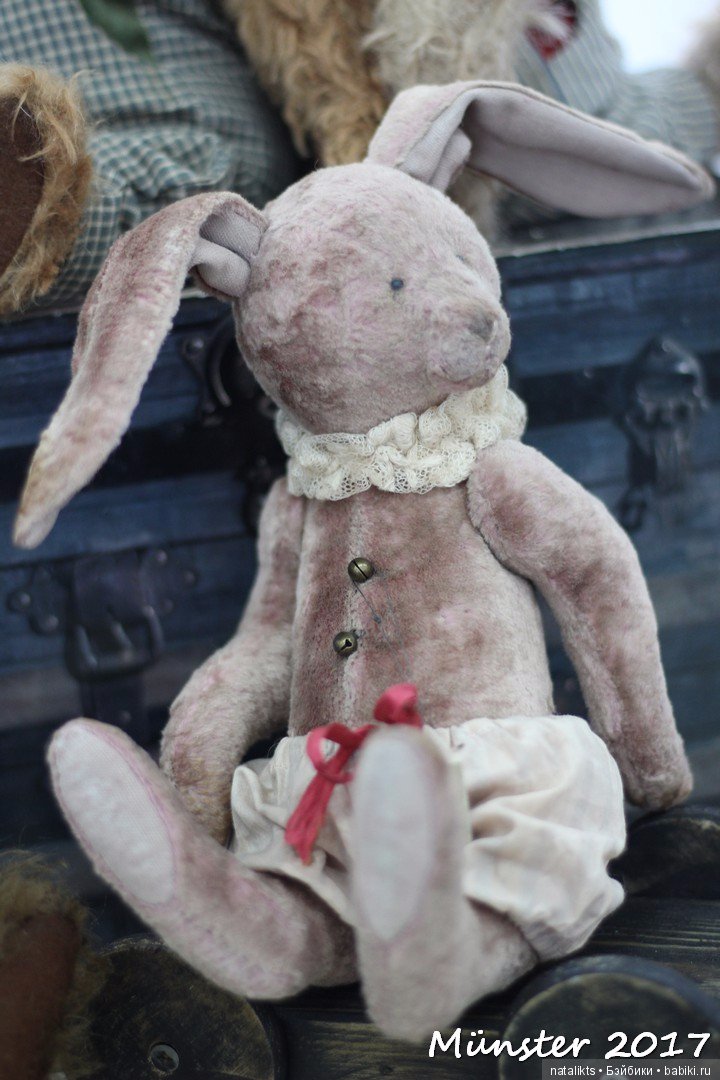 Вторая часть . Мишки и другие" плюшики" Teddy Bär Total 2017