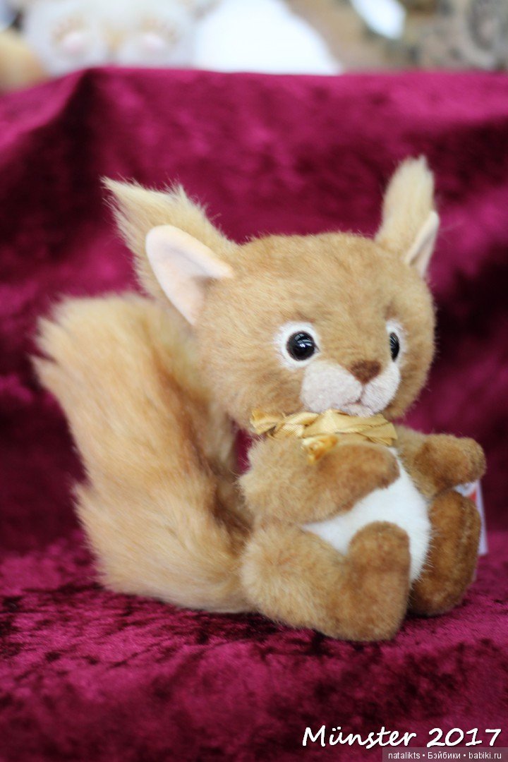 Вторая часть . Мишки и другие" плюшики" Teddy Bär Total 2017