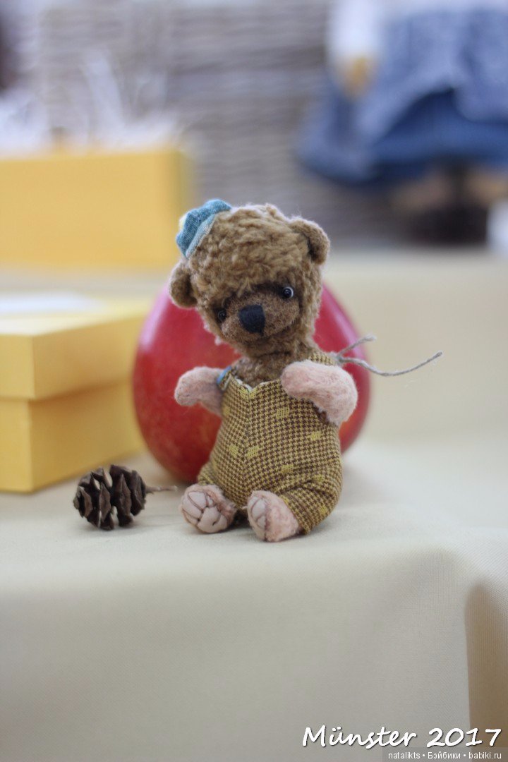 Вторая часть . Мишки и другие" плюшики" Teddy Bär Total 2017