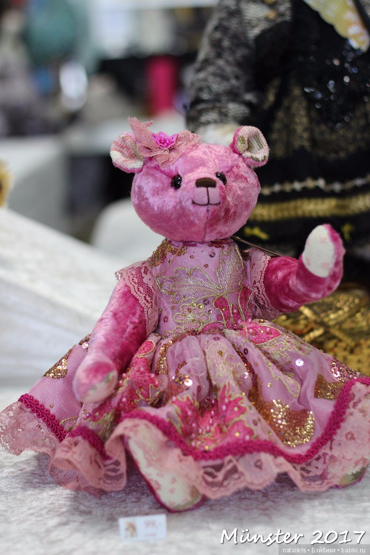 Вторая часть . Мишки и другие" плюшики" Teddy Bär Total 2017