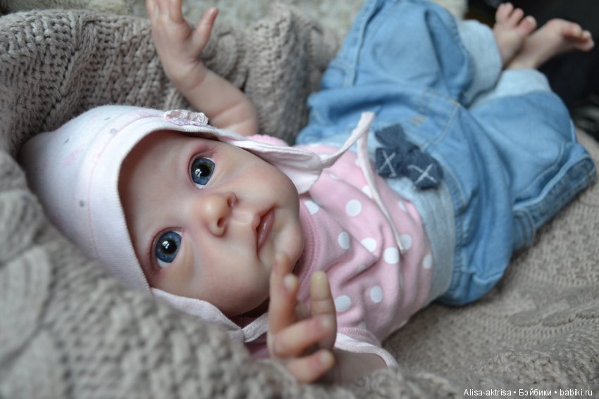 Моя любимка реборн Сашенька. Весенняя фотосессия пока в домашних условиях