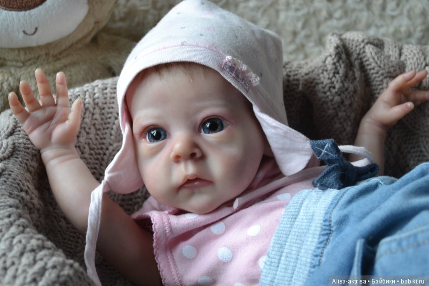 Моя любимка реборн Сашенька. Весенняя фотосессия пока в домашних условиях