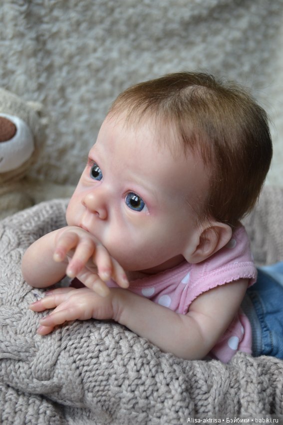 Моя любимка реборн Сашенька. Весенняя фотосессия пока в домашних условиях