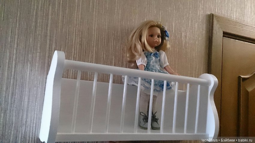 Полка-балкон для хранения кукол 2