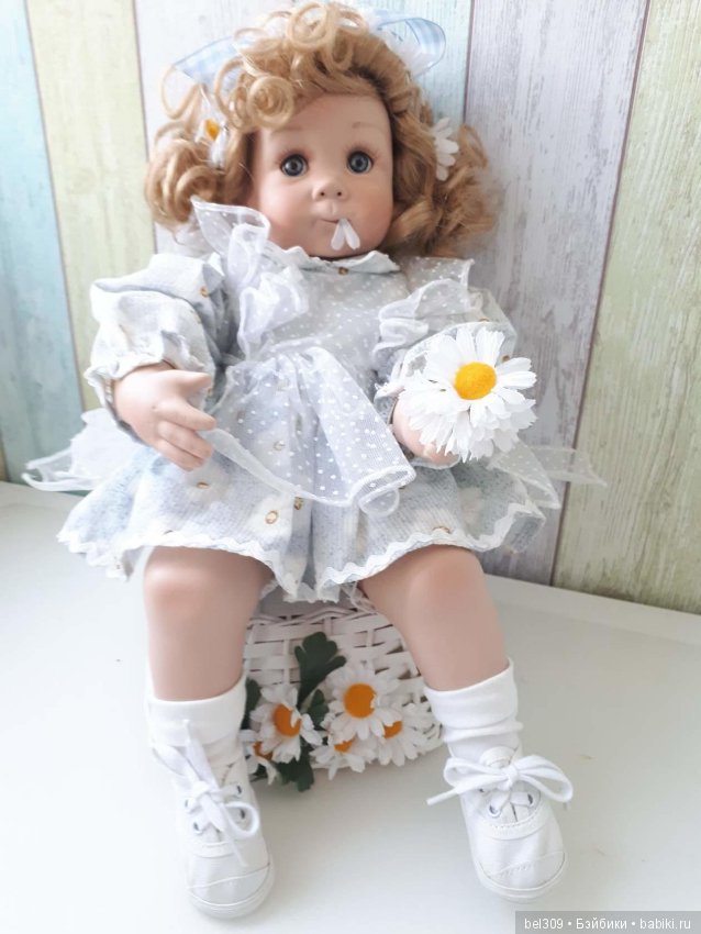 Мои куколки в новых семьях счастливы :)