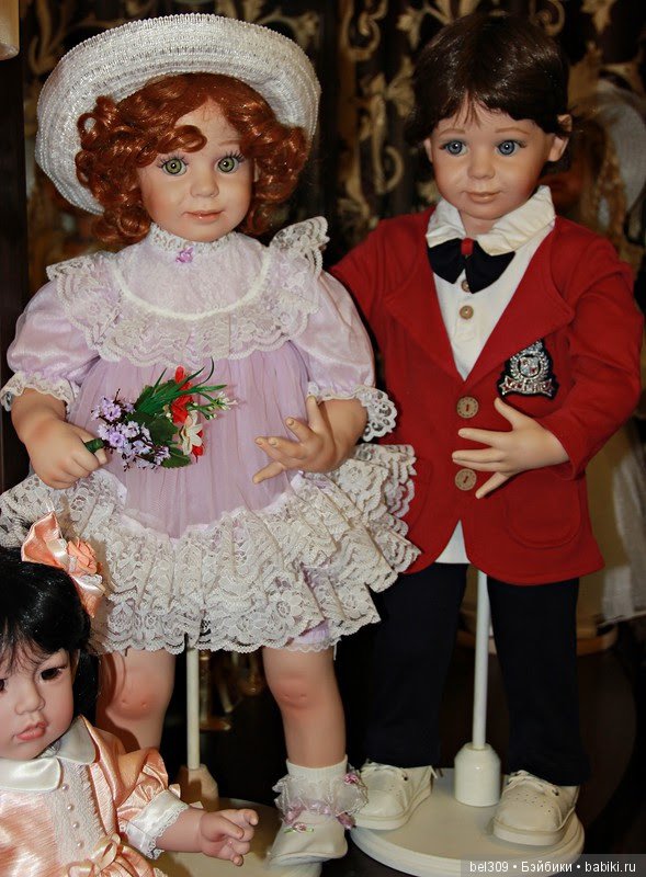 Мои куколки в новых семьях счастливы :)