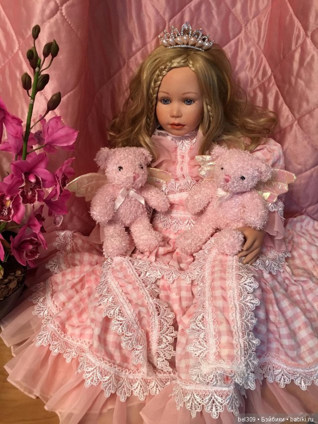 Мои куколки в новых семьях счастливы :)