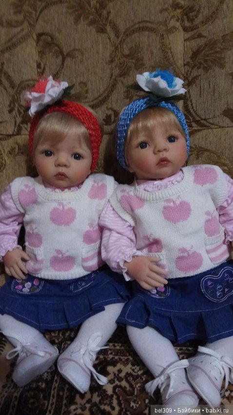 Мои куколки в новых семьях счастливы :)